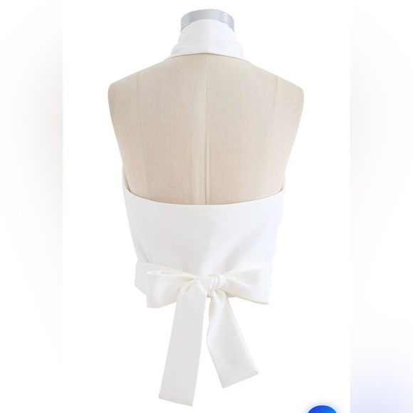 NWT - Chicwish TIE WAIST HALTER CROP TOP IN WHITE - Picture 5 of 8